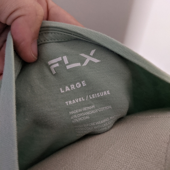 FLX cropped tee - Picture 3 of 3